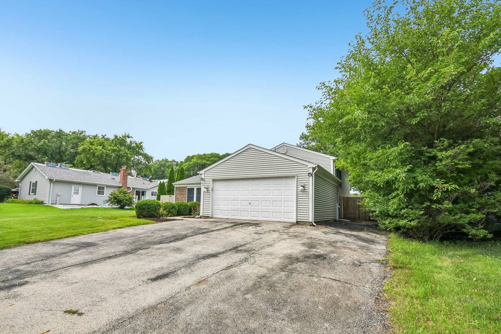 89 Foxcroft RD, Naperville, IL 60565