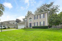 28 Hampton ST, Cary, IL 60013