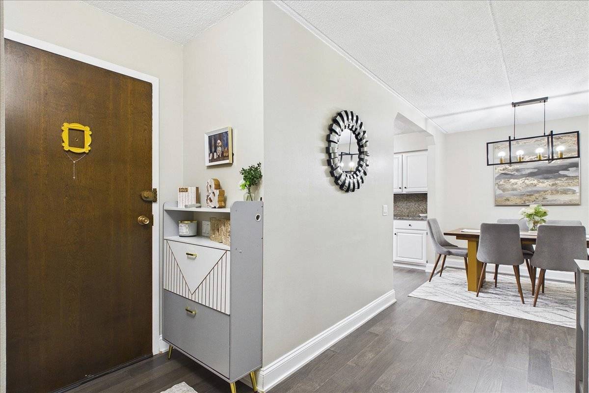 451 ELM ST #2F, Deerfield, IL 60015