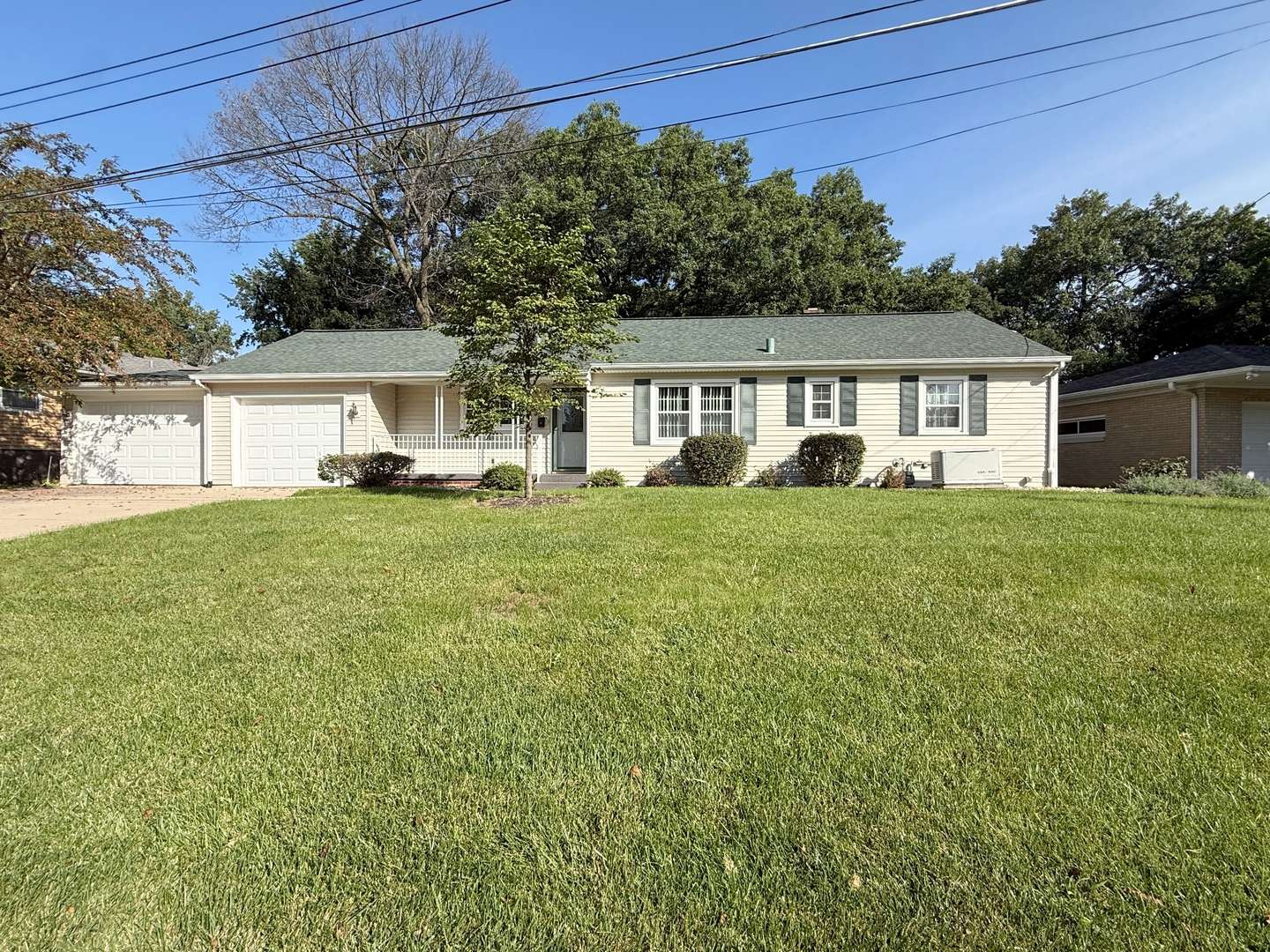 709 36th AVE, East Moline, IL 61244
