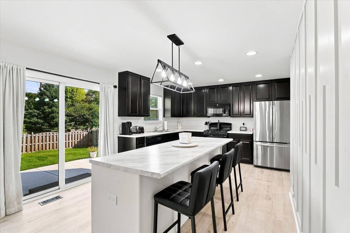 206 N Cornerstone DR, Volo, IL 60020