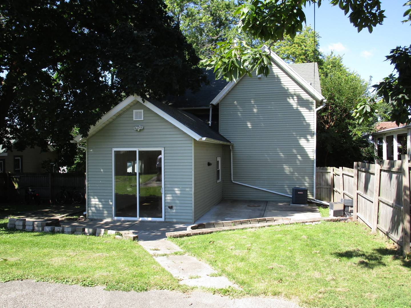 403 Garfield ST, Harvard, IL 60033