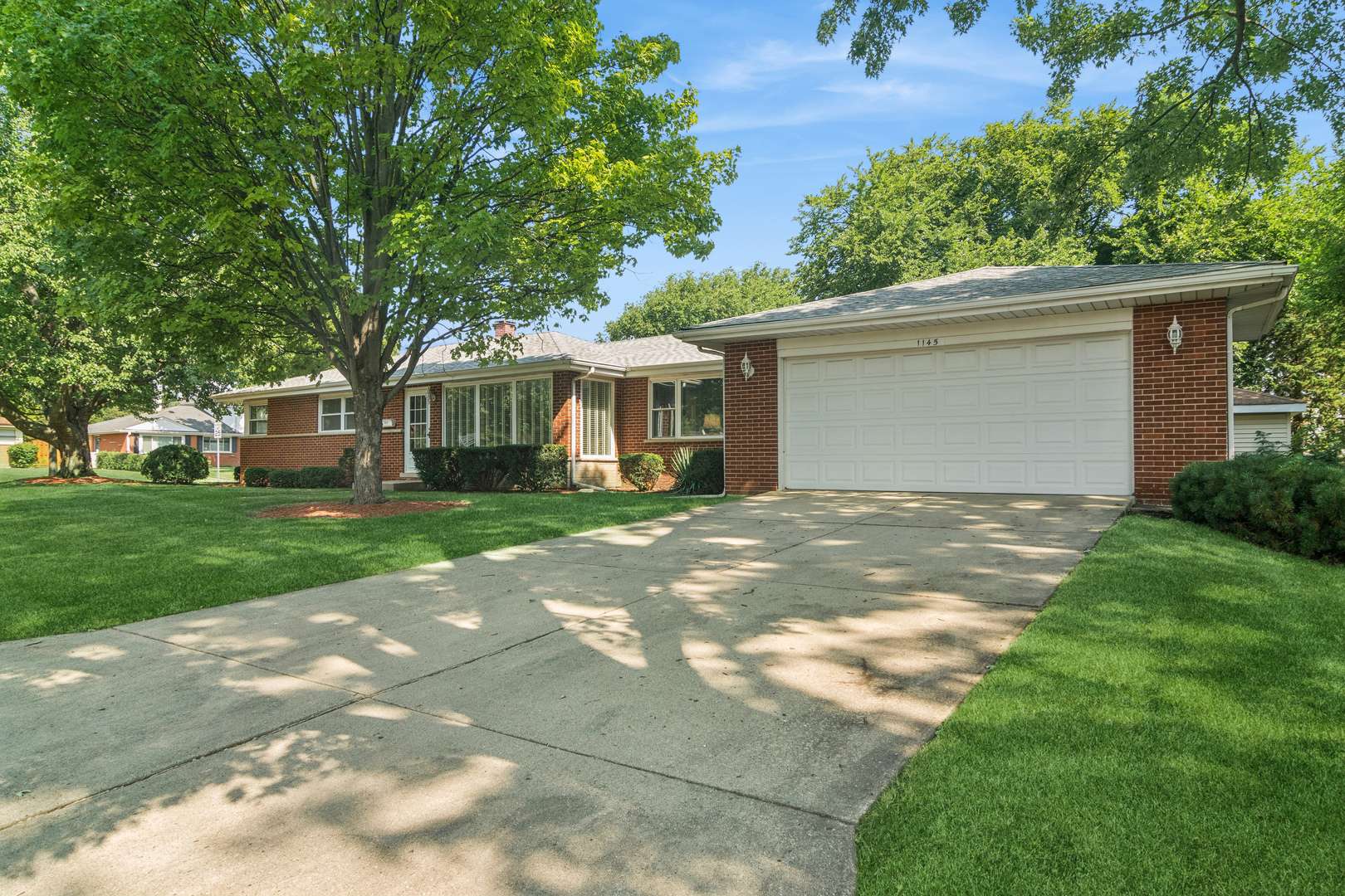 1145 S Haddow AVE, Arlington Heights, IL 60005