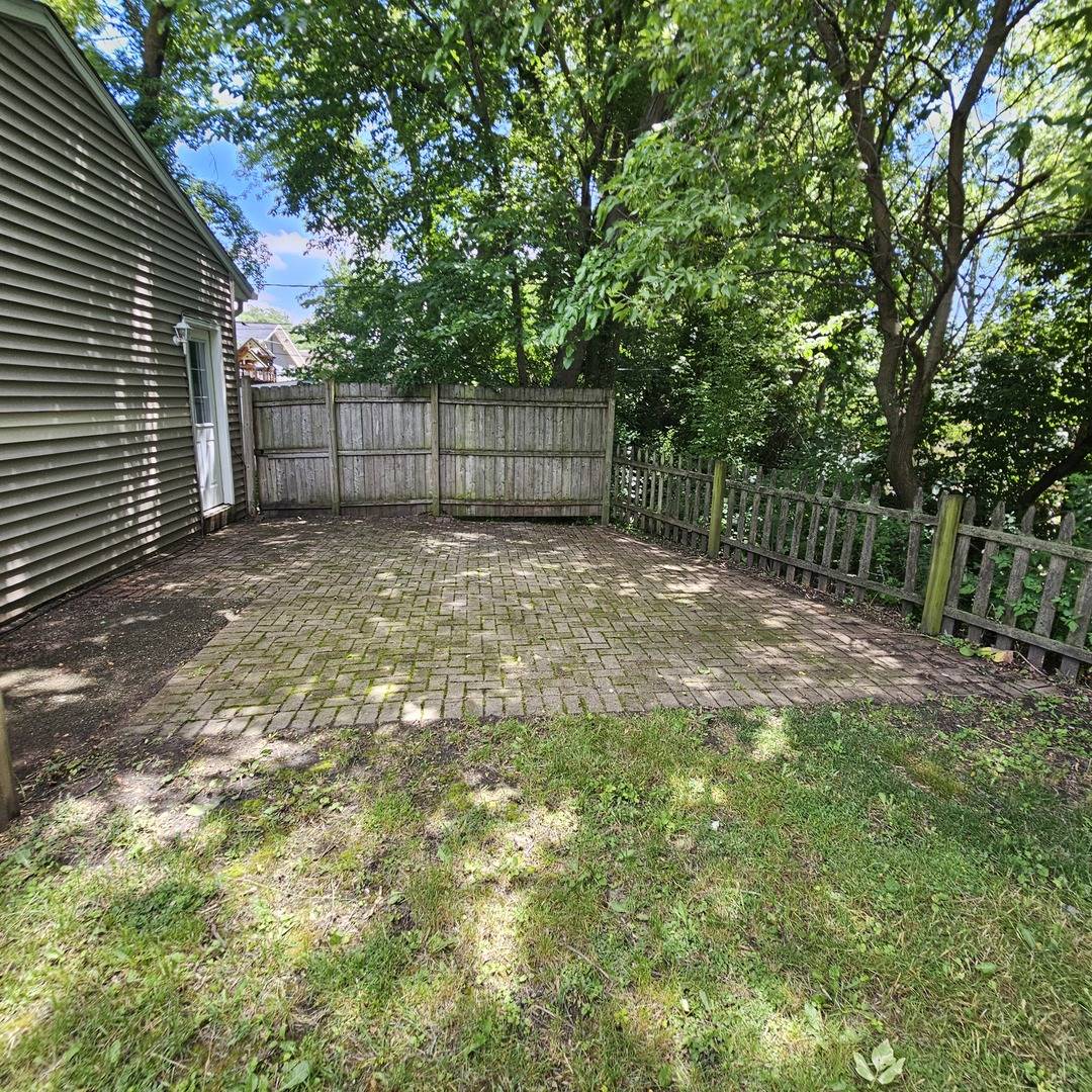 611 Golfview DR, Round Lake Beach, IL 60073