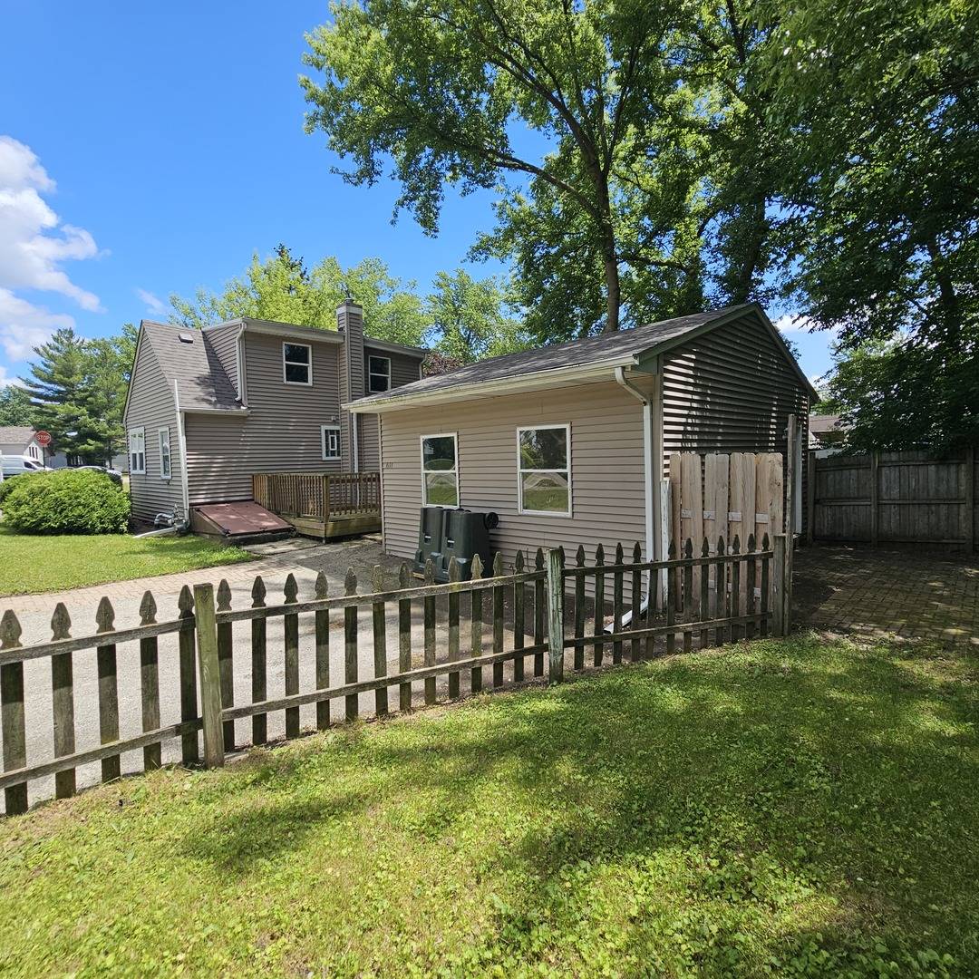 611 Golfview DR, Round Lake Beach, IL 60073