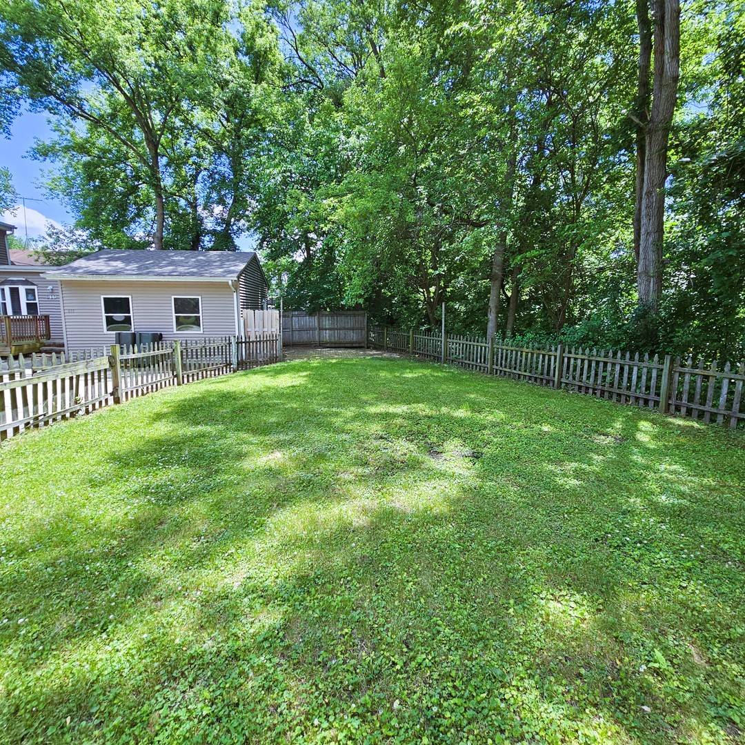 611 Golfview DR, Round Lake Beach, IL 60073