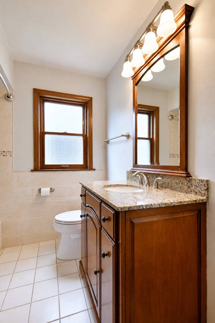 6227 N Naper AVE, Chicago, IL 60631