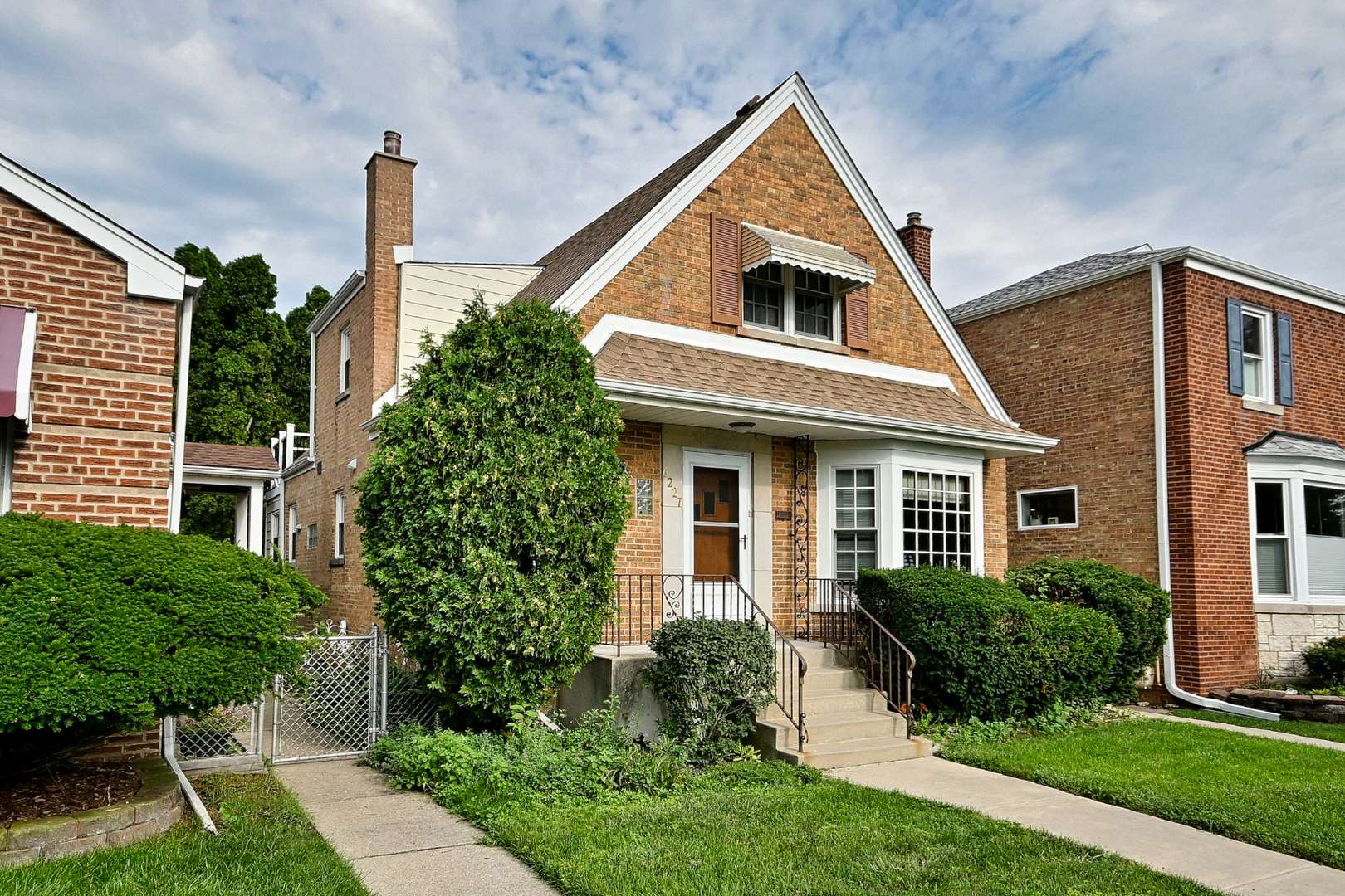 6227 N Naper AVE, Chicago, IL 60631