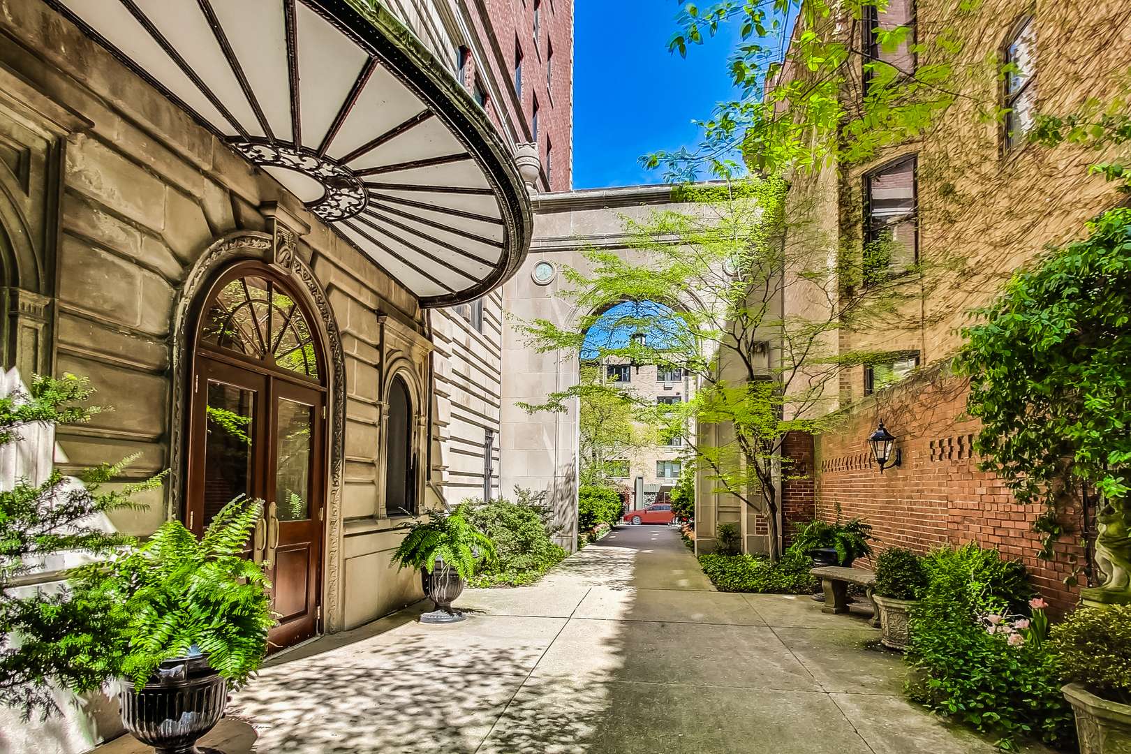 431 W Oakdale AVE #14A, Chicago, IL 60657