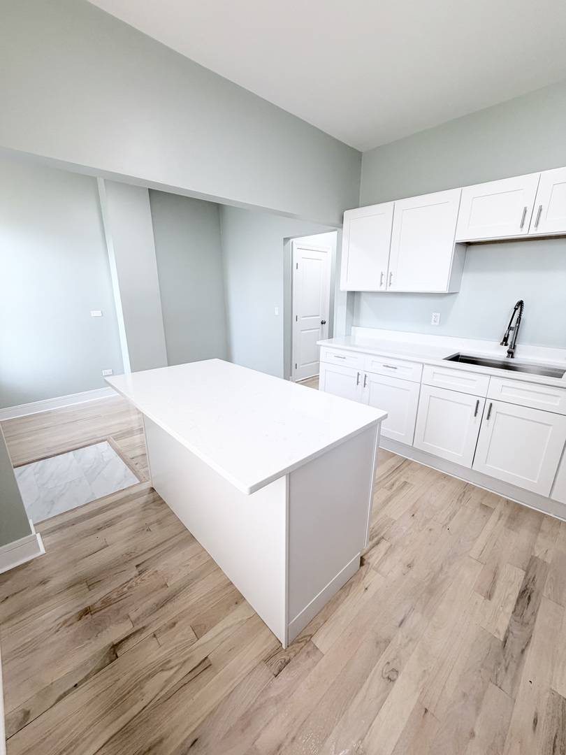 4155 W Arthington ST, Chicago, IL 60624