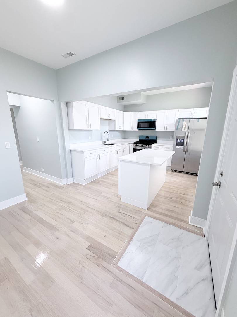 4155 W Arthington ST, Chicago, IL 60624
