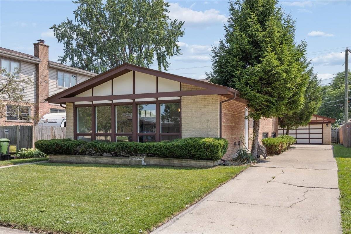 5239 Oakdale DR, Oak Lawn, IL 60453