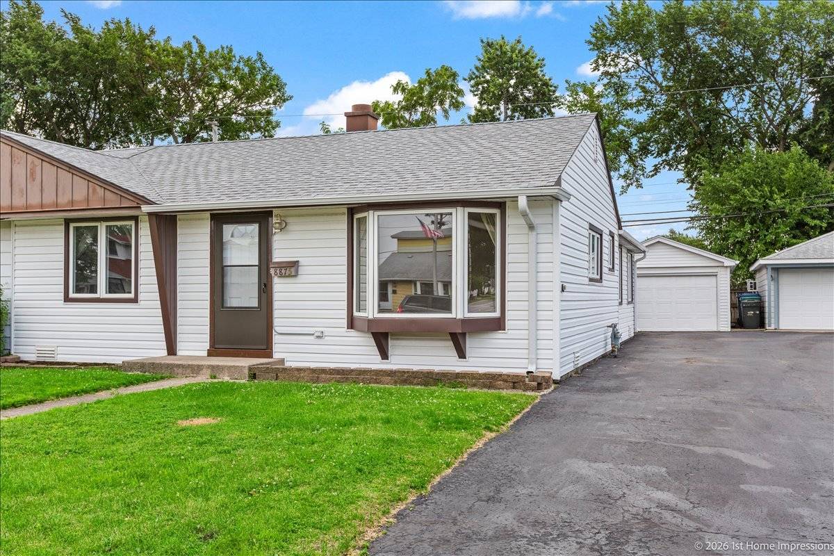 8875 S Corcoran RD, Hometown, IL 60456