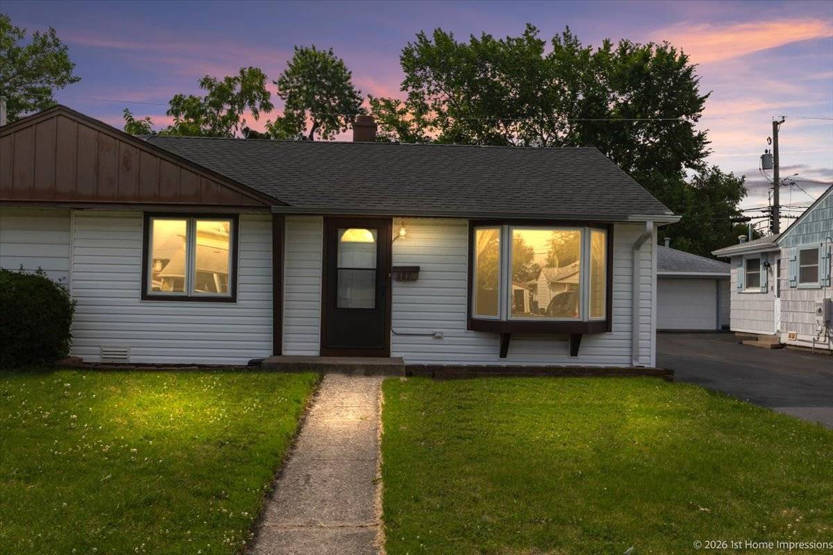 8875 S Corcoran RD, Hometown, IL 60456