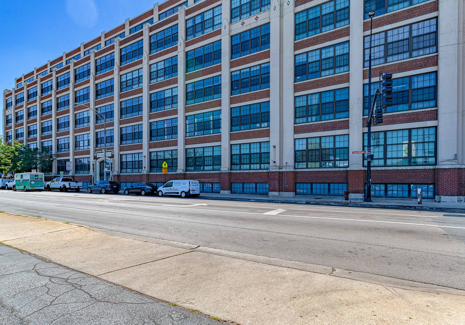 3963 W Belmont AVE #611, Chicago, IL 60618