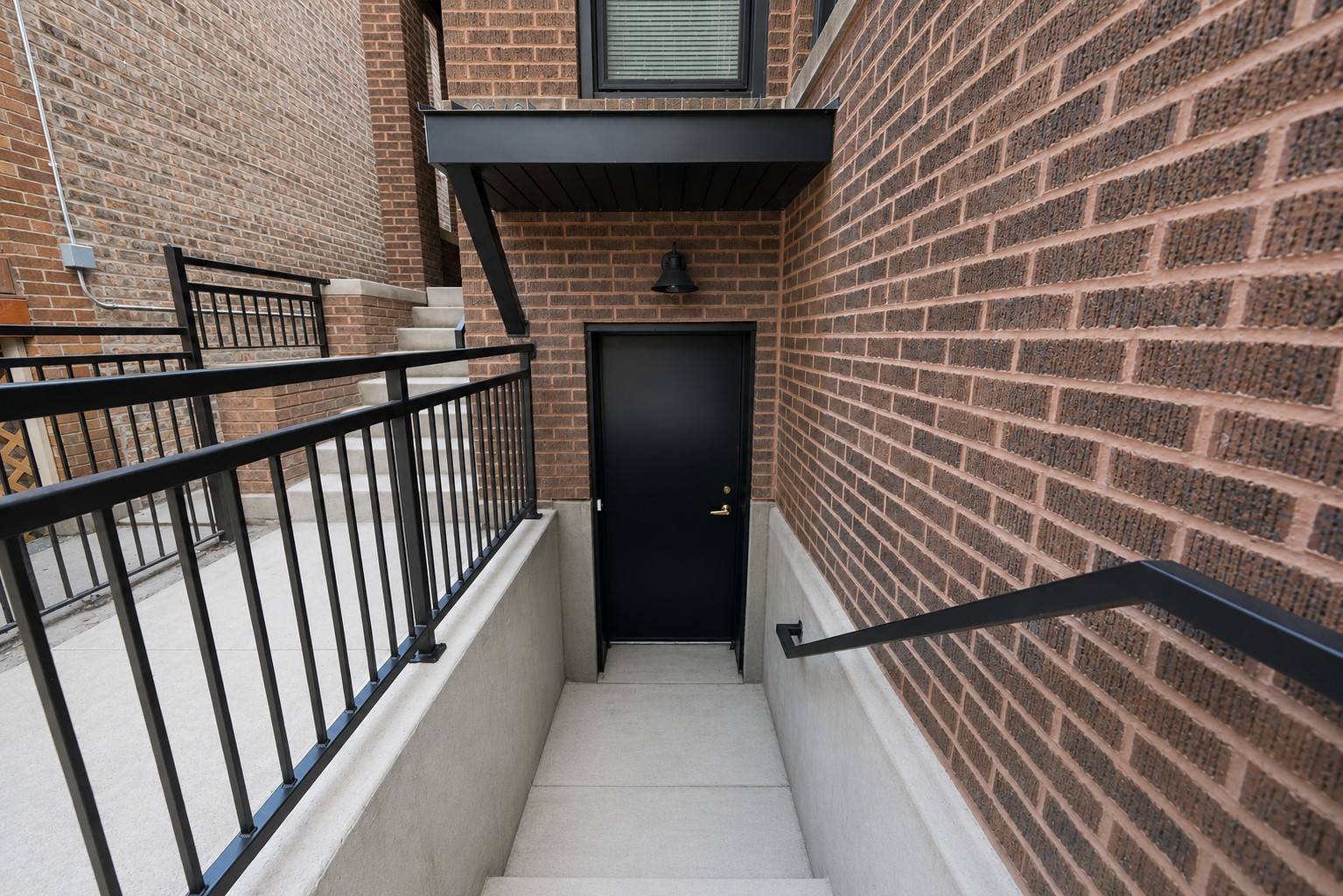 2442 W Wilson AVE #GDN, Chicago, IL 60625