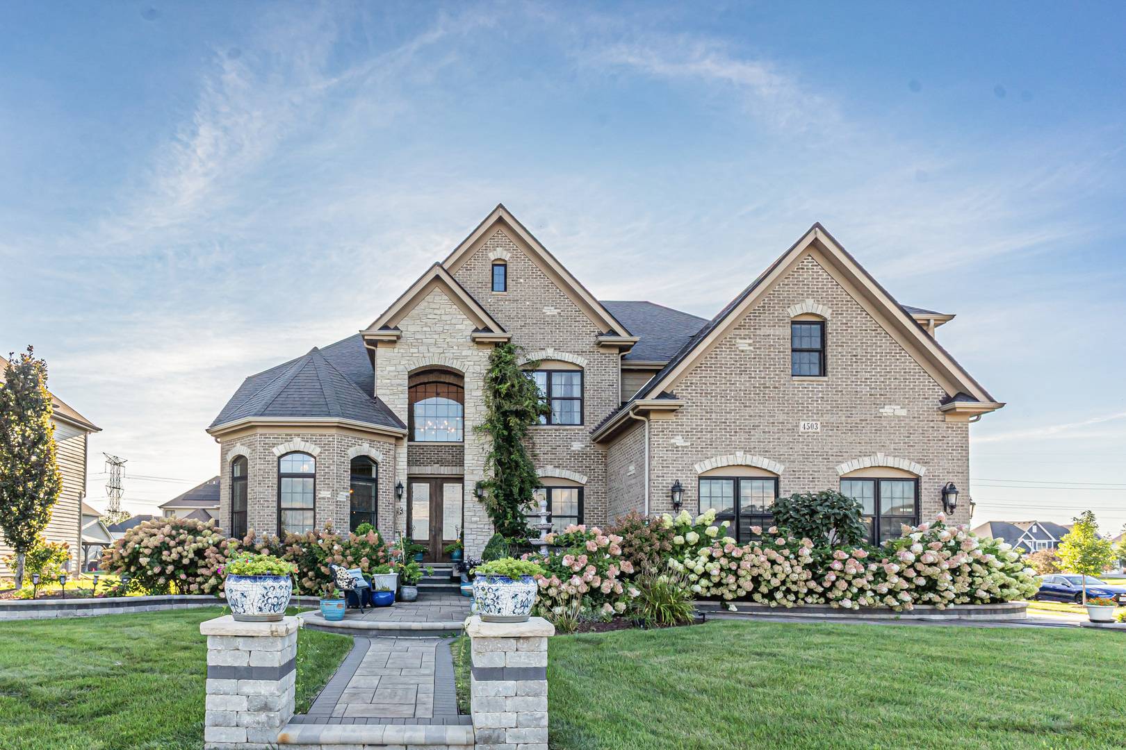 4503 Sassafras LN, Naperville, IL 60564
