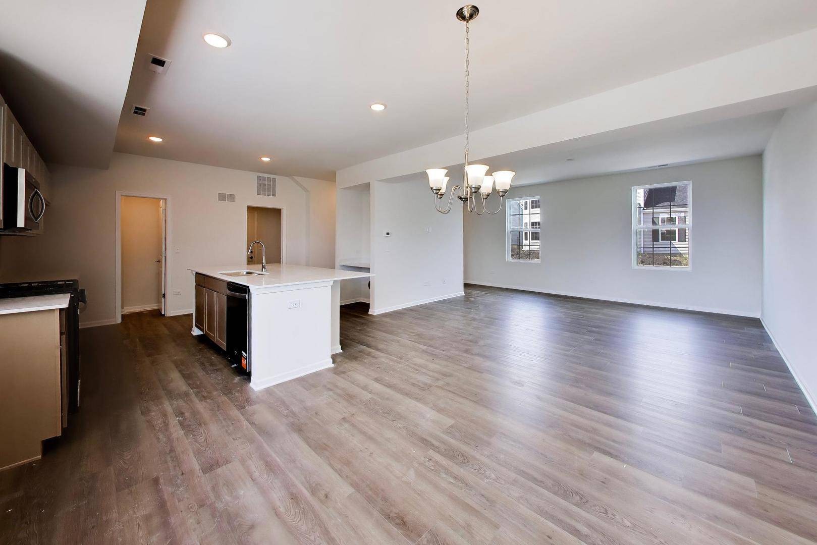1043 Celebration DR, Aurora, IL 60504