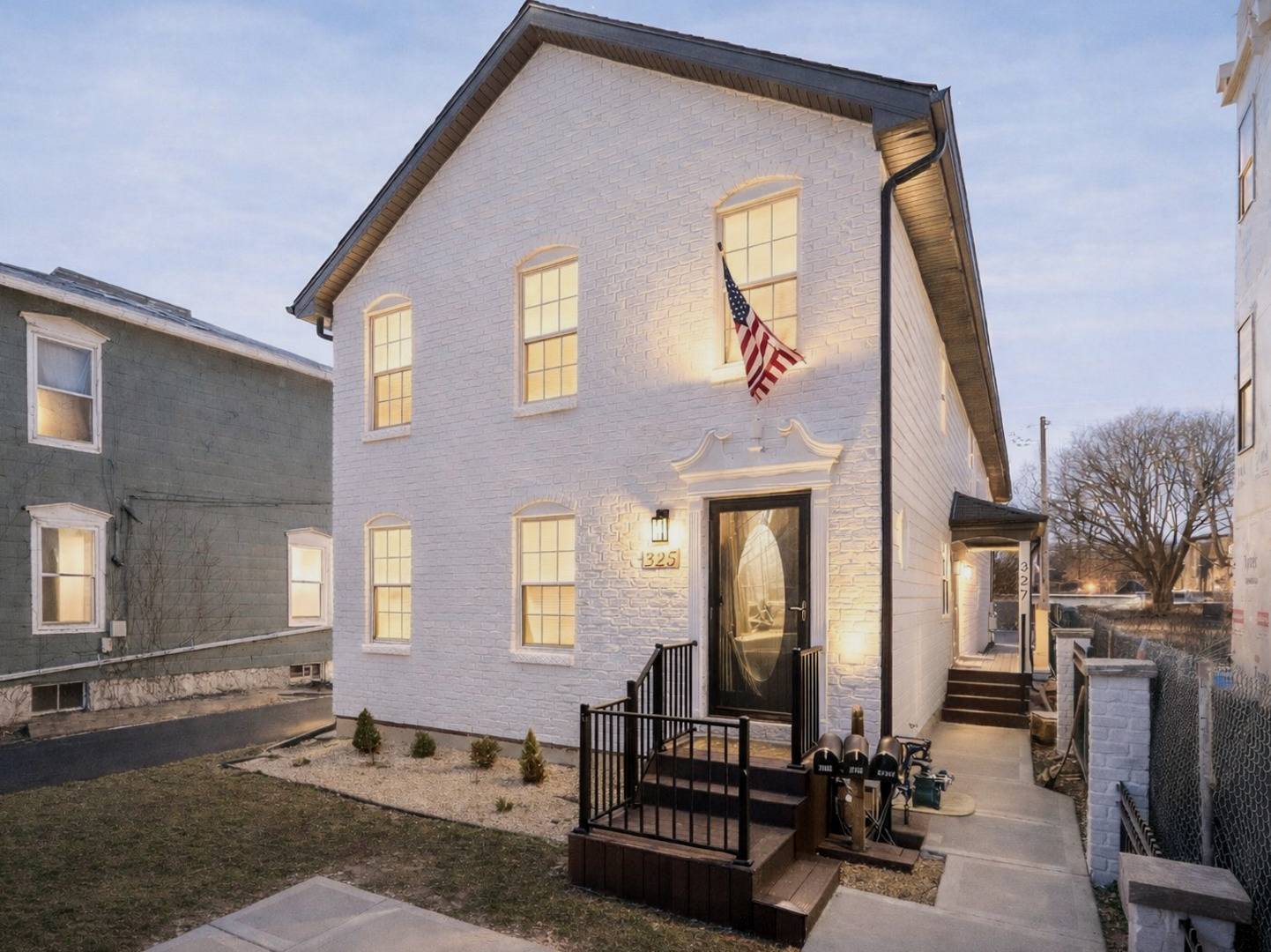 325-327 N Loomis ST, Naperville, IL 60540
