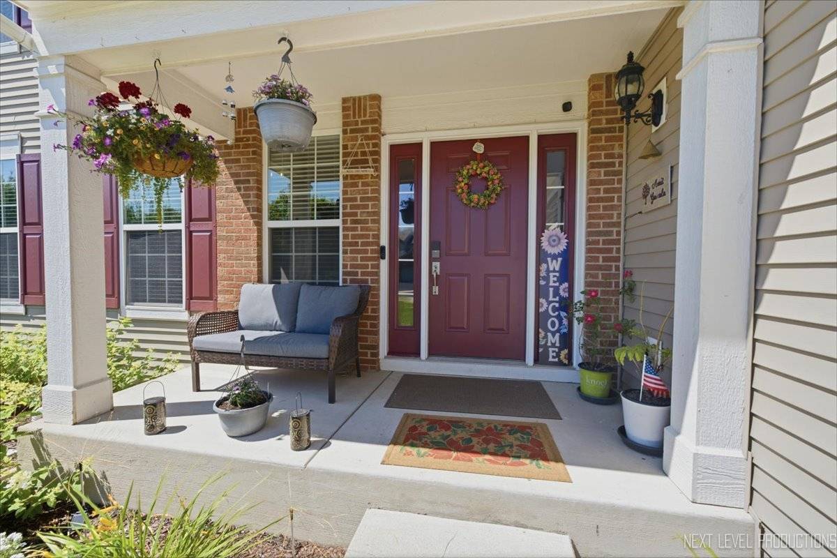 2427 Emerald LN, Yorkville, IL 60560
