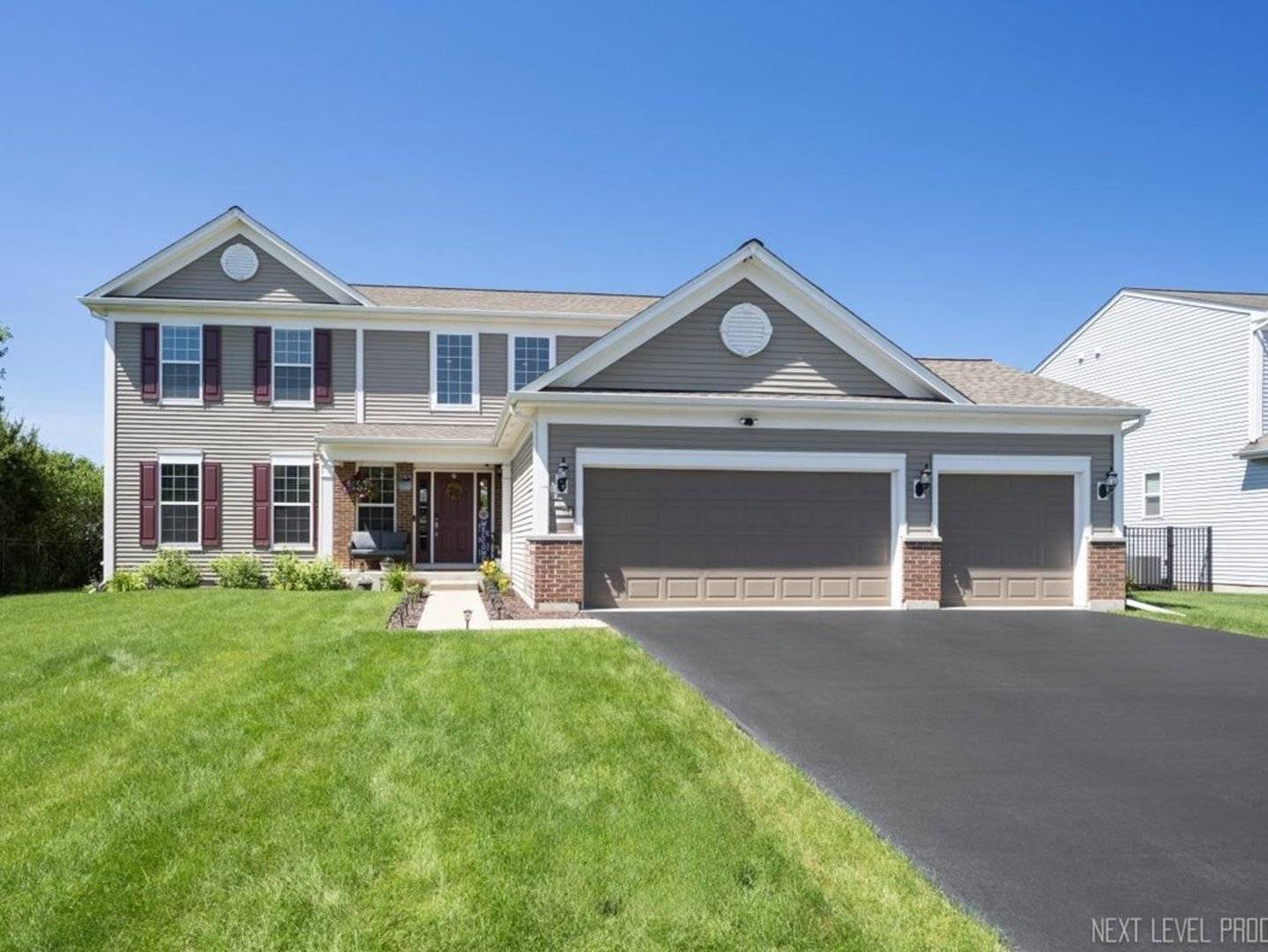 2427 Emerald LN, Yorkville, IL 60560