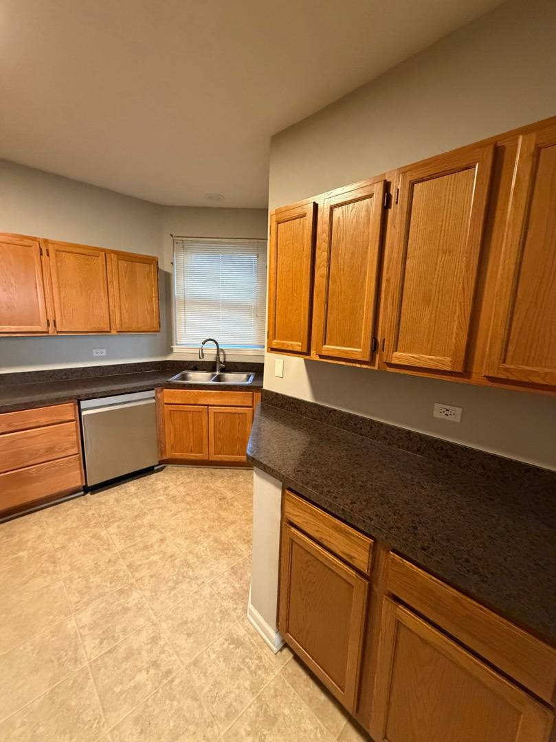 1216 Tennyson LN #1216, Naperville, IL 60540
