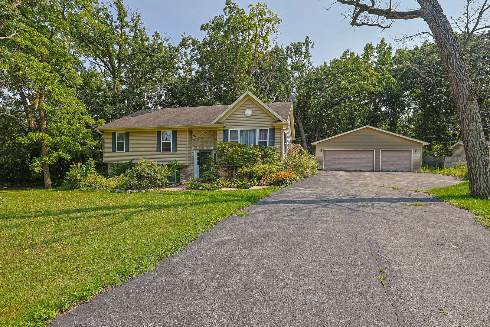 1305 13th ST, Winthrop Harbor, IL 60096