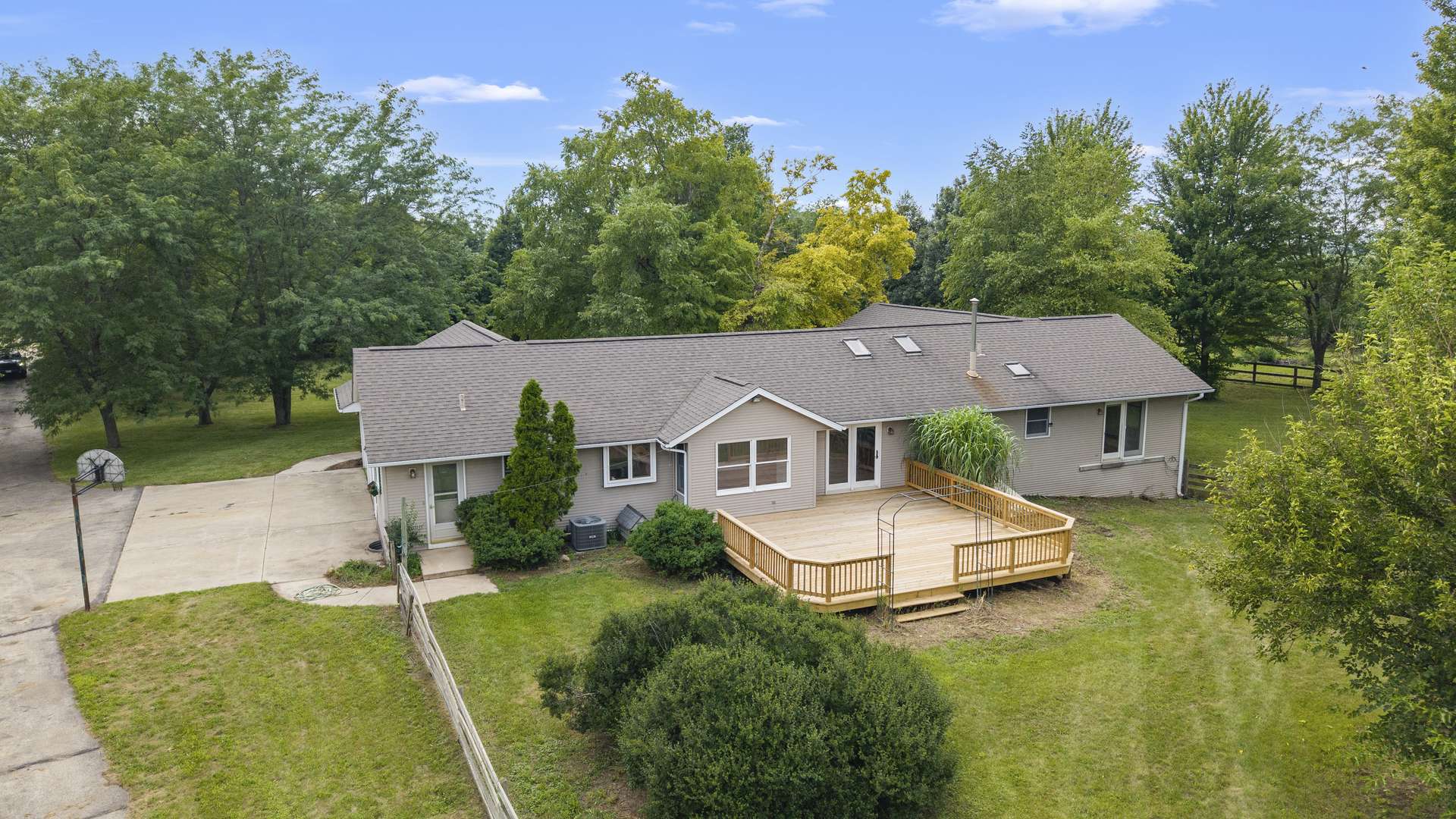 21810 Pleasant Grove RD, Marengo, IL 60152