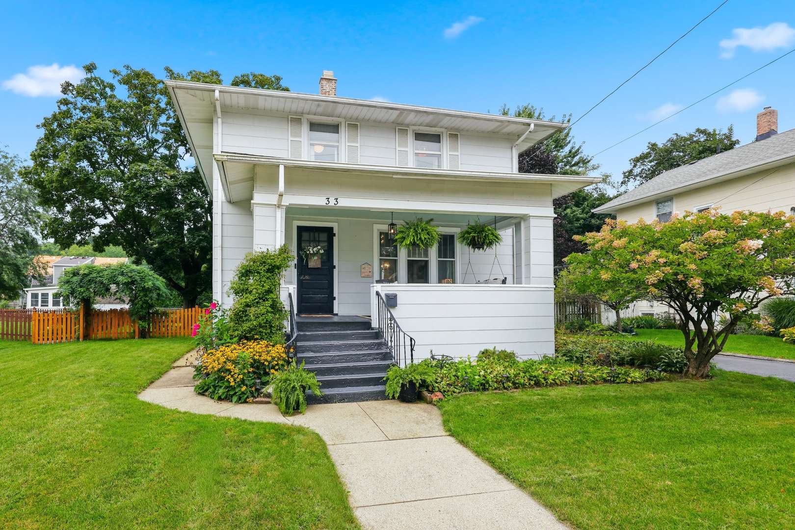 33 Center ST, Algonquin, IL 60102
