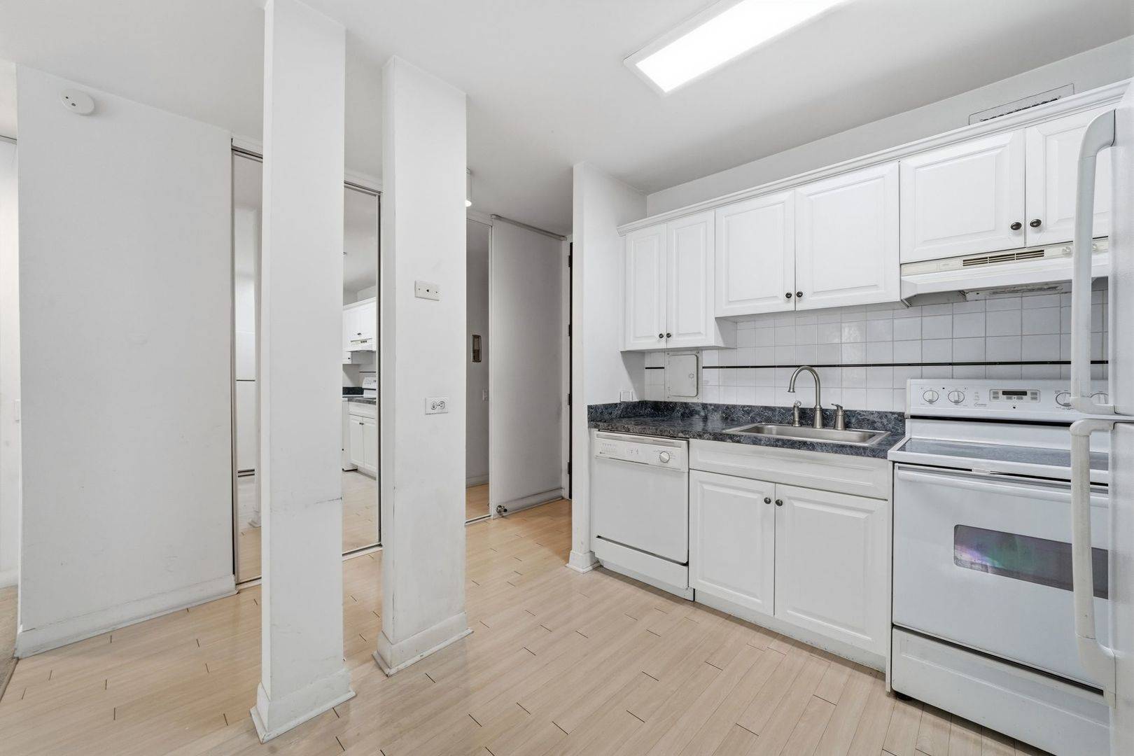 535 N Michigan AVE #2305, Chicago, IL 60611
