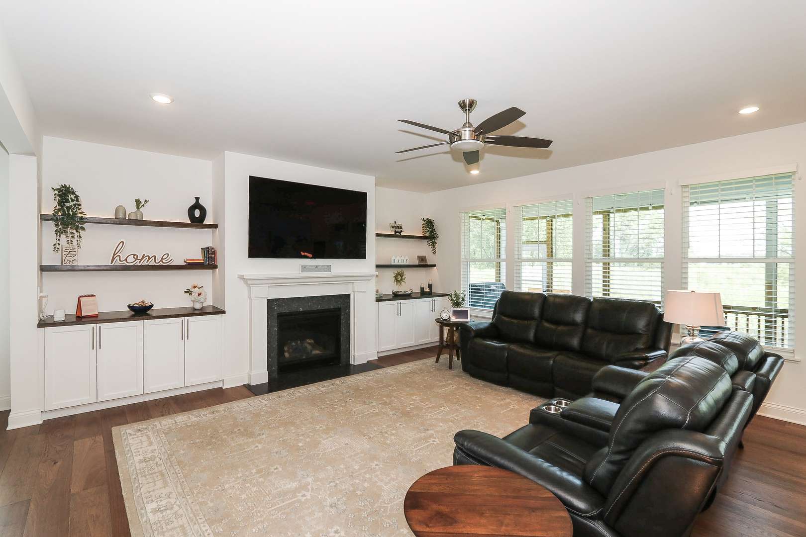 10240 Amos ST, Huntley, IL 60142