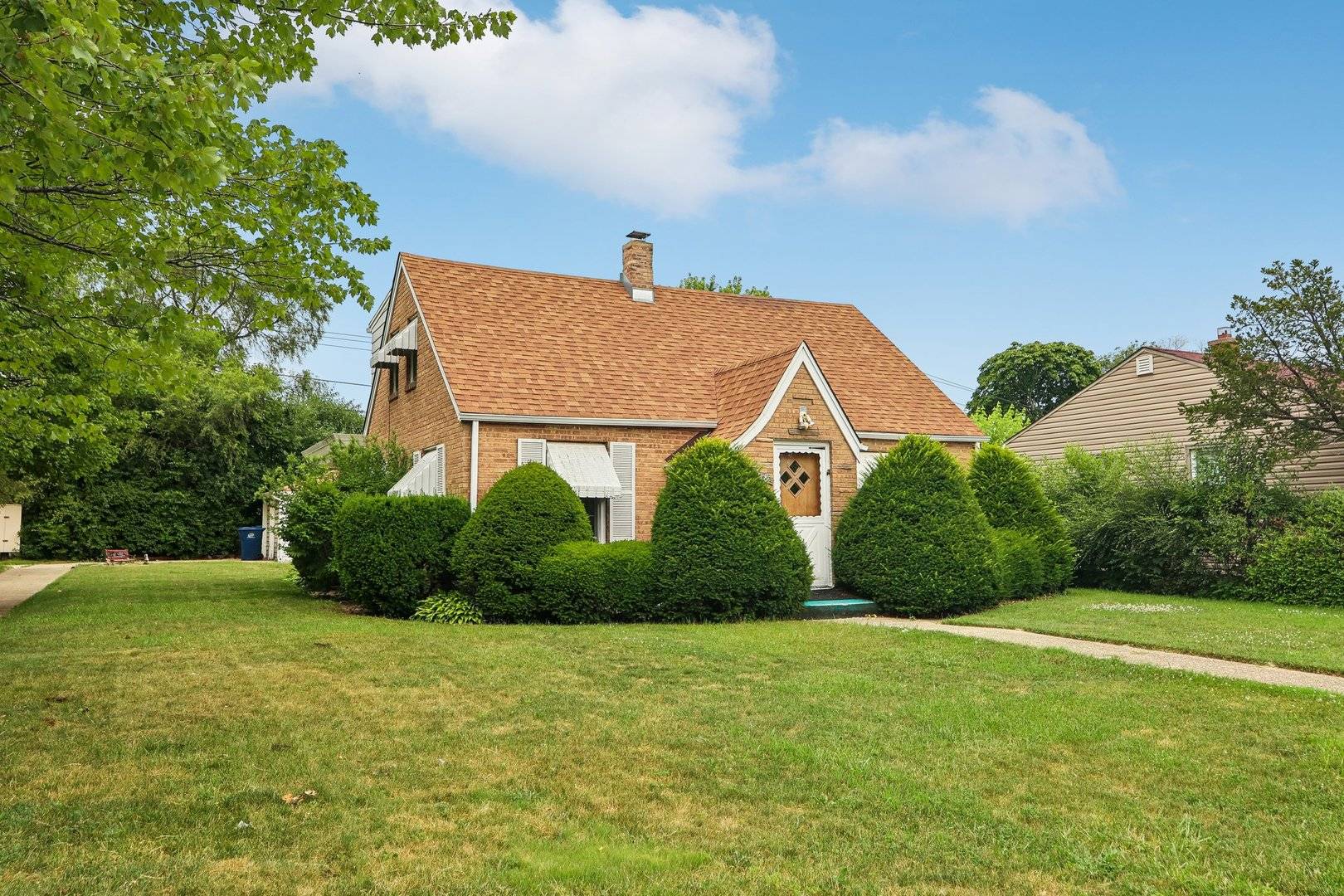 2218 Pearsall Pkwy, Waukegan, IL 60085