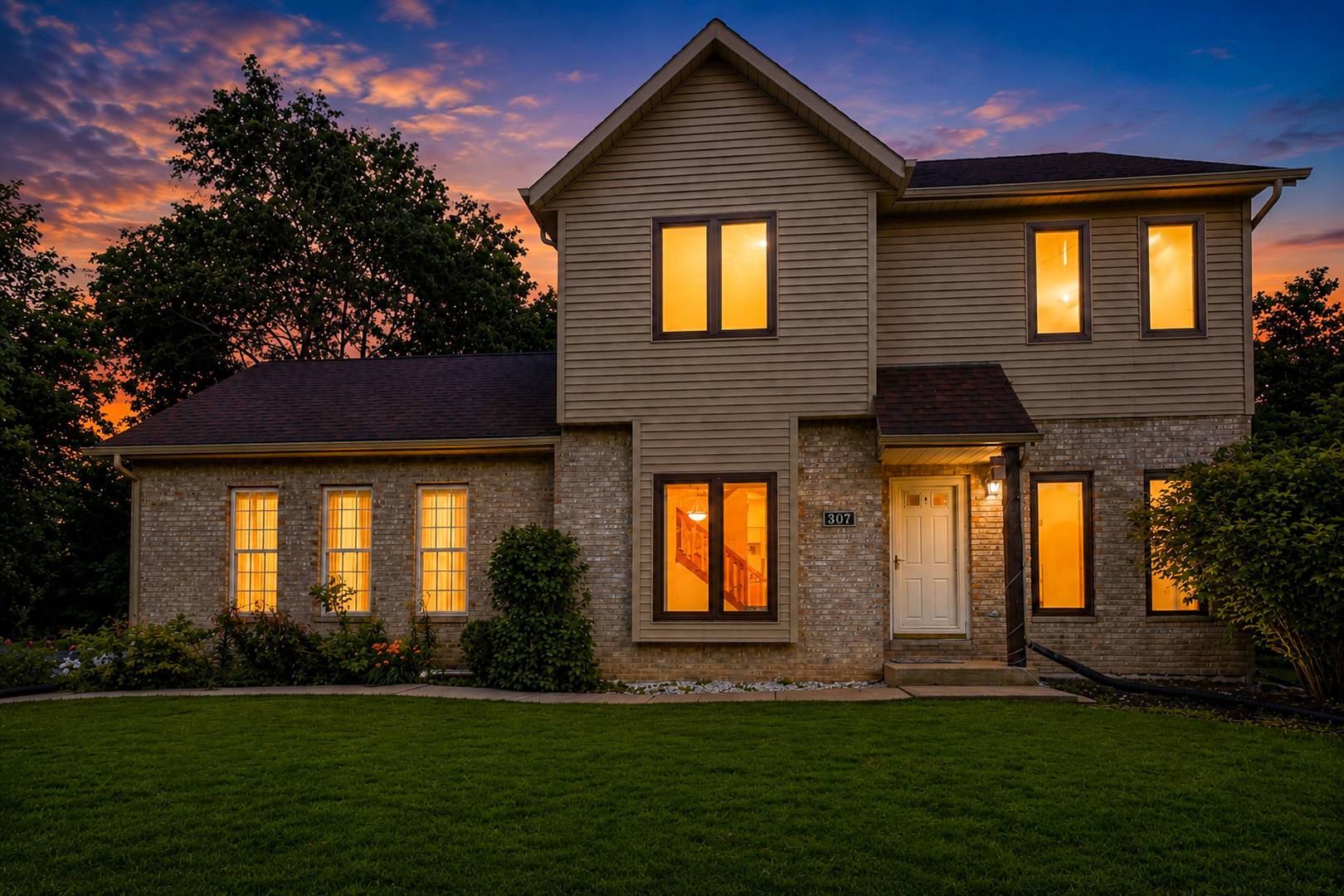 307 Blackstone AVE, Willow Springs, IL 60480