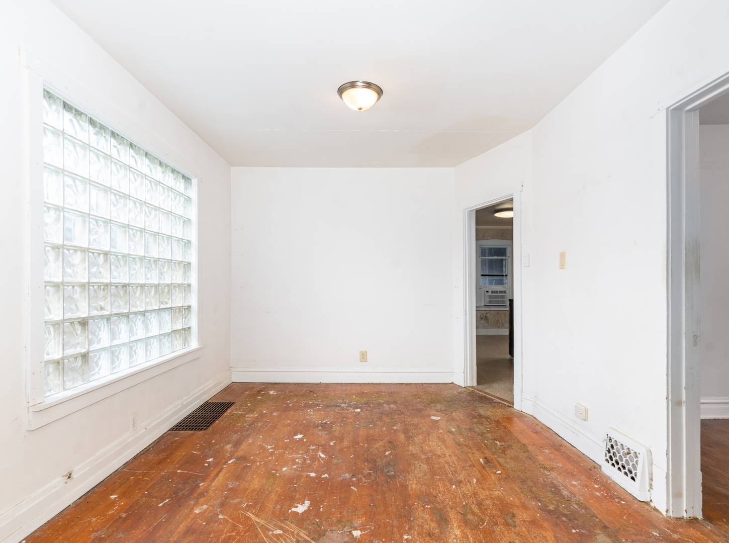 4952 W Ainslie ST, Chicago, IL 60630