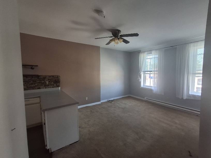 185 S State ST #2, Hampshire, IL 60140