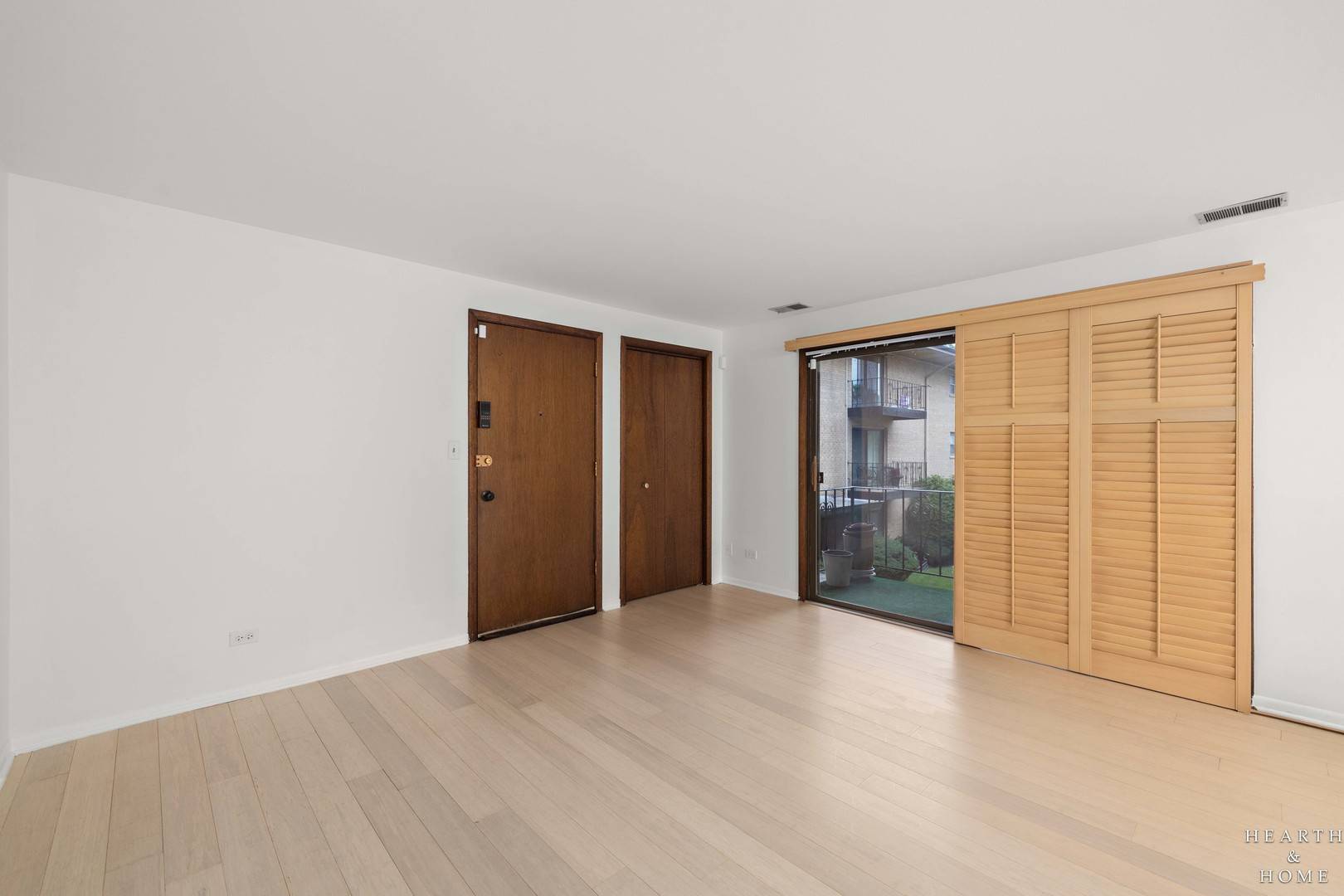 4204 N Keystone AVE #2C, Chicago, IL 60641