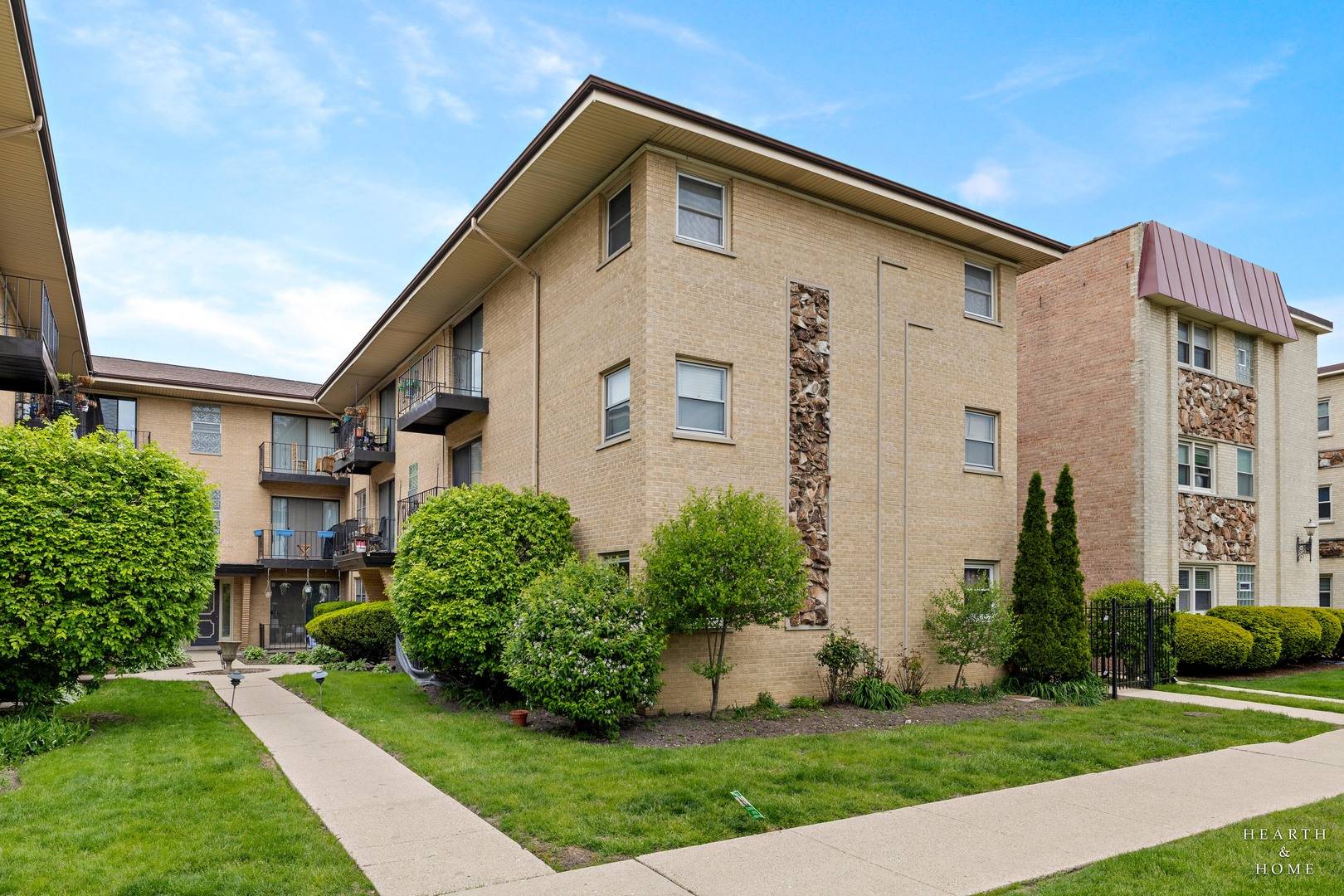 4204 N Keystone AVE #2C, Chicago, IL 60641