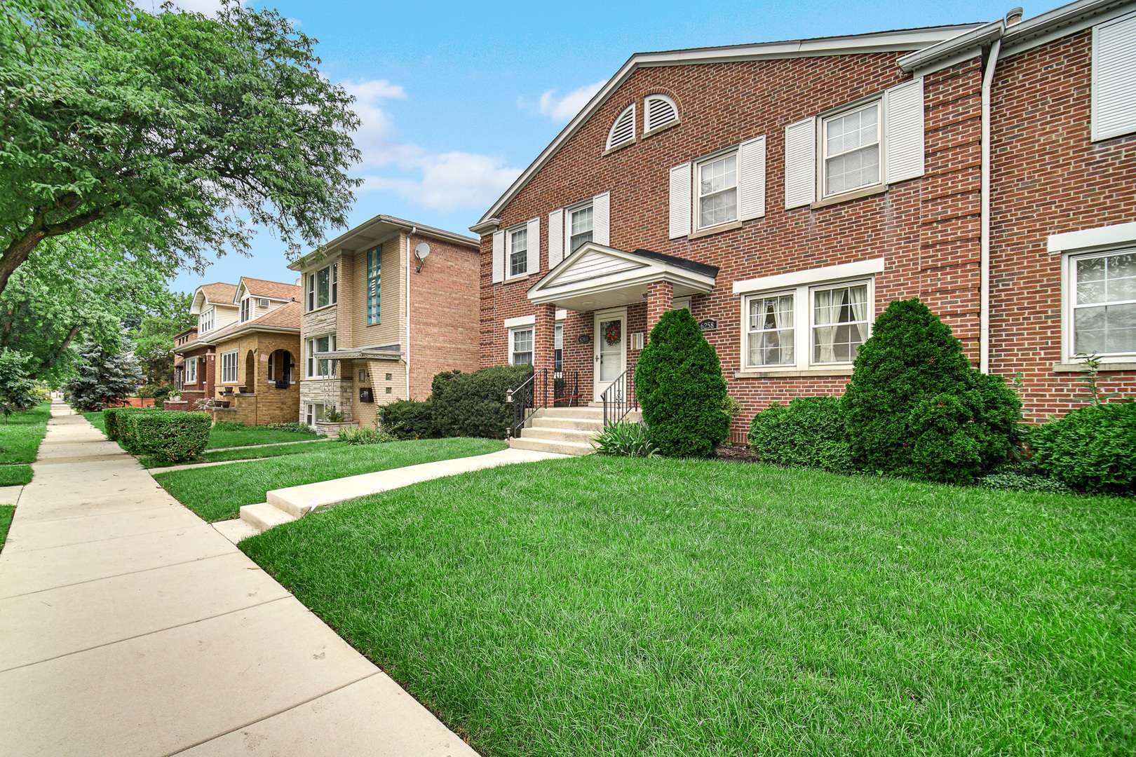 6258 W Peterson AVE, Chicago, IL 60646