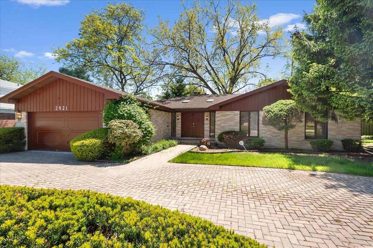 2821 Covert RD, Glenview, IL 60025
