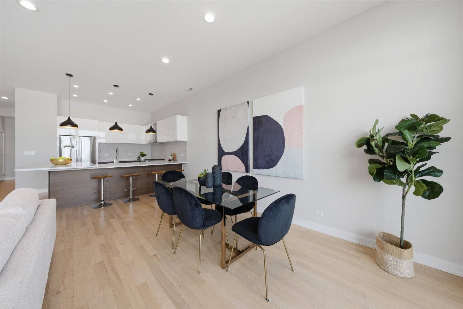 934 N California AVE #4N, Chicago, IL 60622
