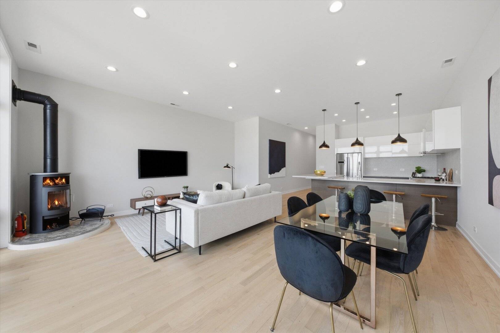 934 N California AVE #4N, Chicago, IL 60622