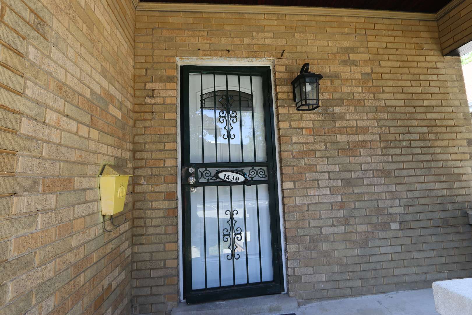 1430 S 10th AVE, Maywood, IL 60153