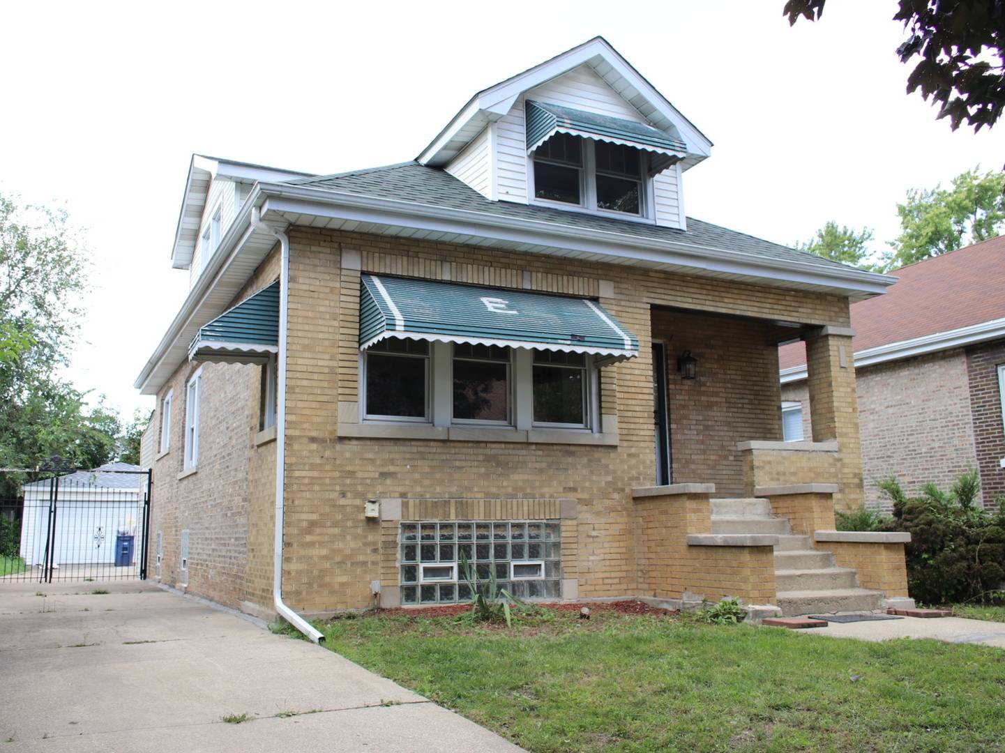 1430 S 10th AVE, Maywood, IL 60153