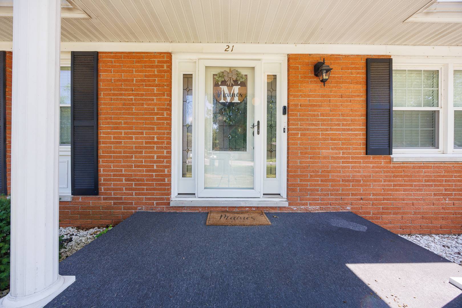 21 Crestwood LN, Centralia, IL 62801