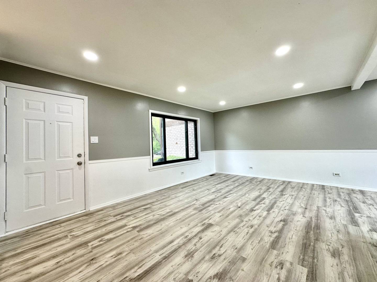 18w158 16th ST, Villa Park, IL 60181