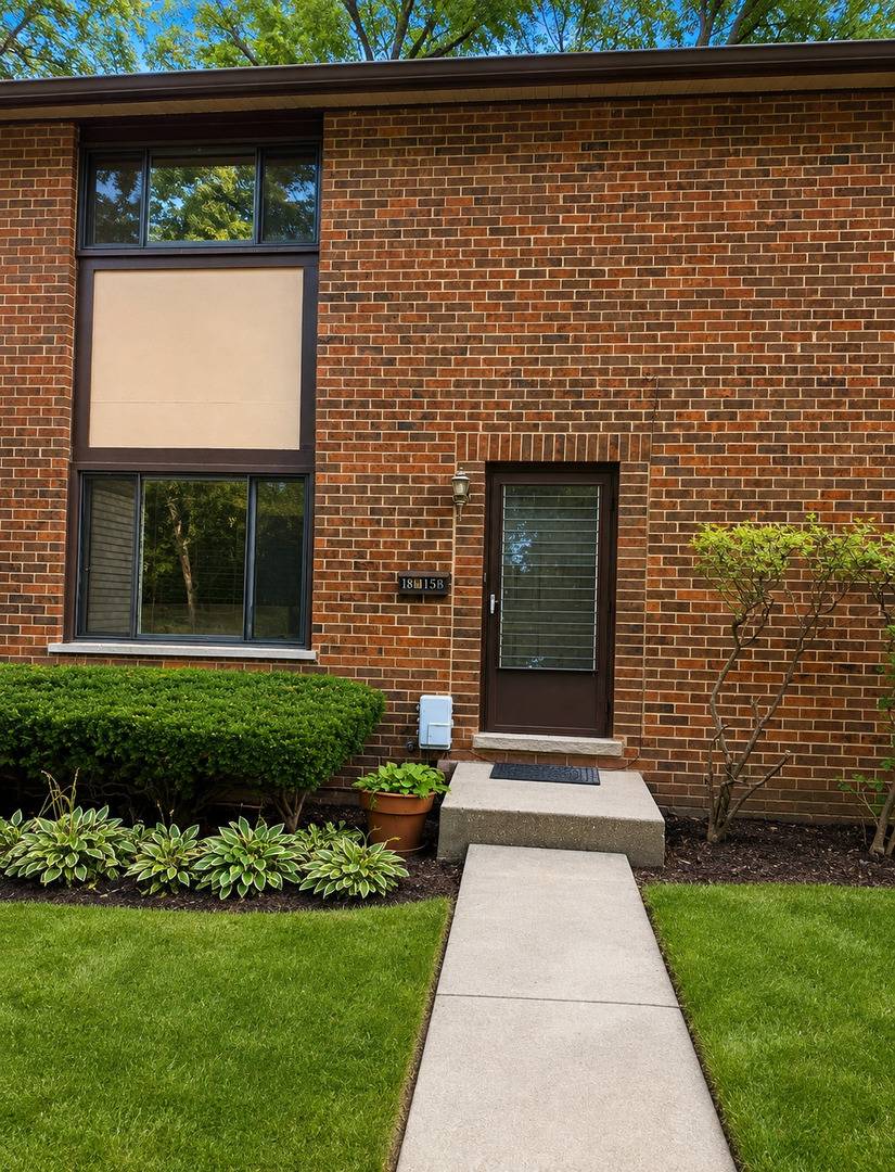 18w158 16th ST, Villa Park, IL 60181