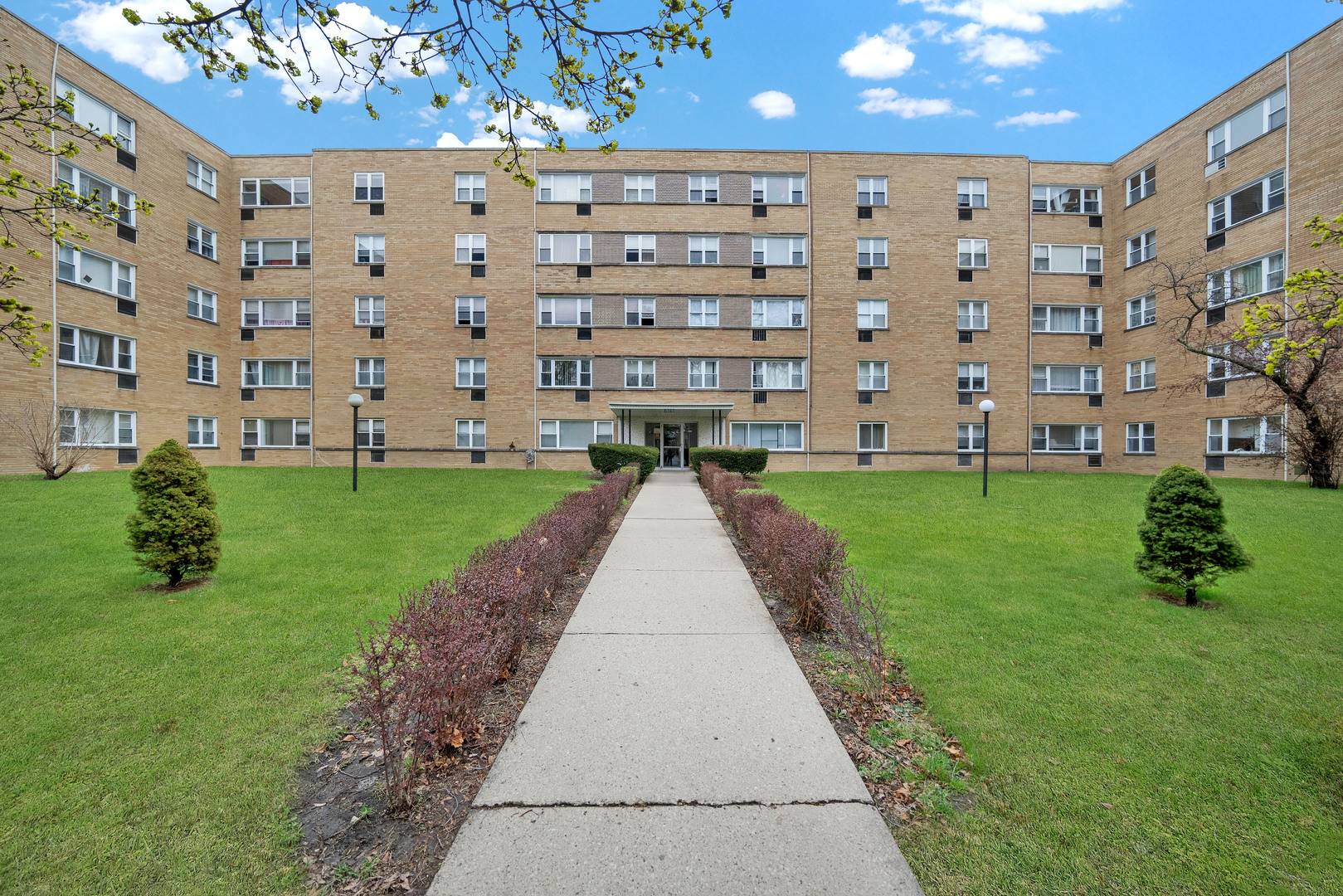 6161 N Hoyne AVE #504, Chicago, IL 60659