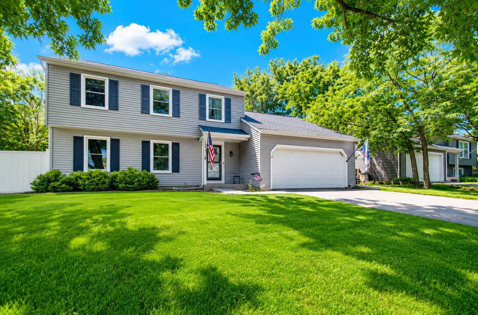 1581 Madison AVE, St. Charles, IL 60174