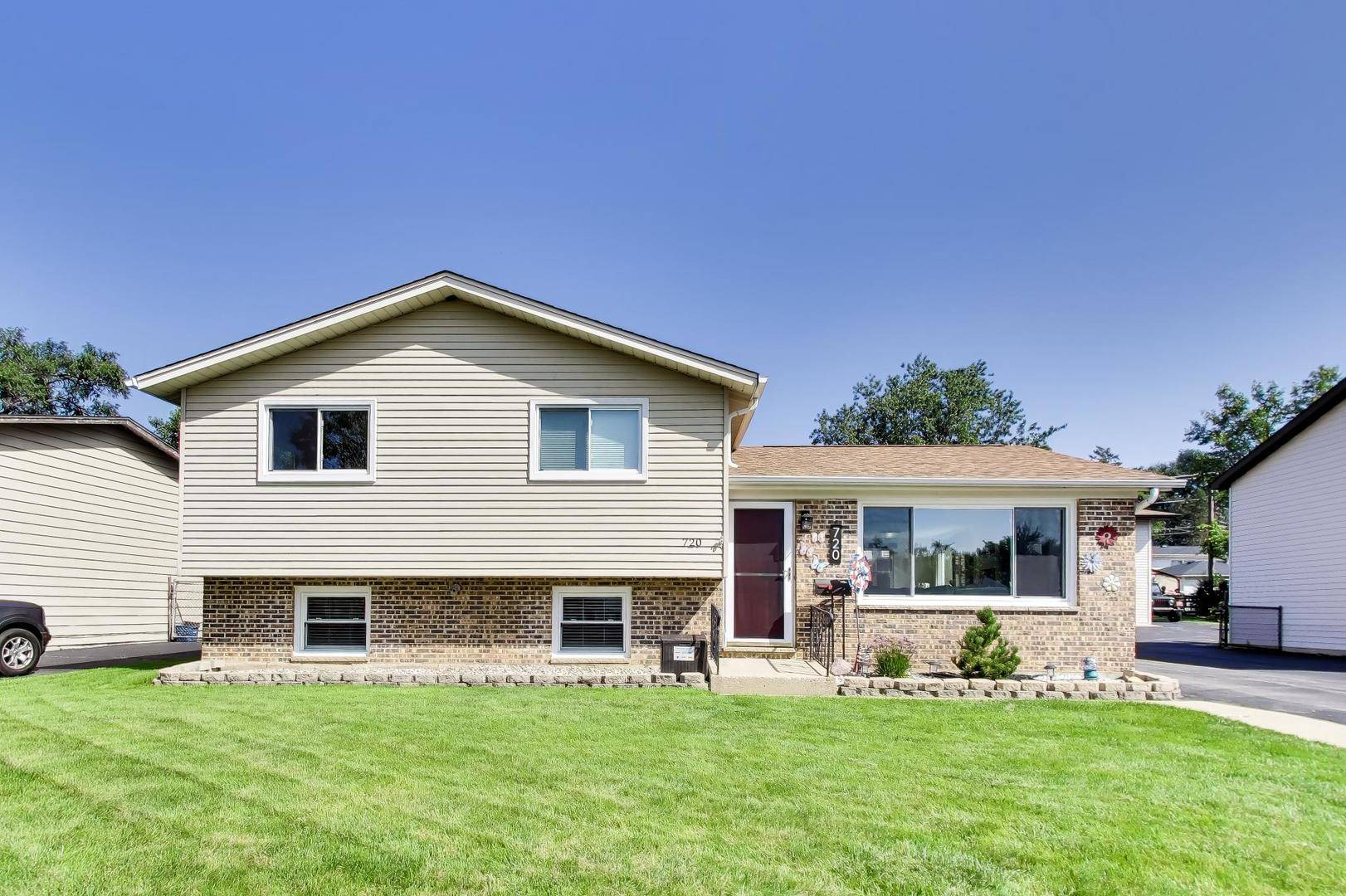 720 Warrior DR, Round Lake Heights, IL 60073
