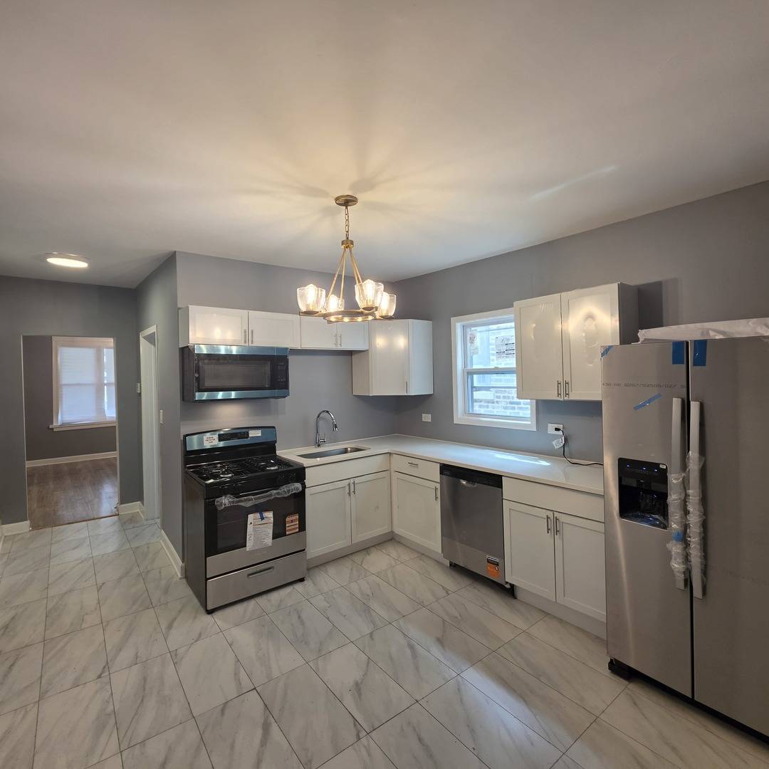 6520 S Talman AVE, Chicago, IL 60629
